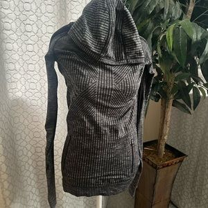 Lululemon size 6 Hoodie